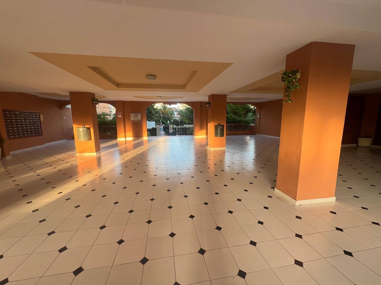 1 slaapkamer Appartement voor vakantieverhuur in Gandia met zwembad - € 1.435 (Ref: 9843939)