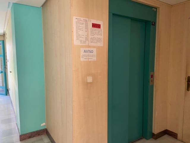  2 soveværelse   ferieLejlighed i Gandia med   swimmingpool   - € 1.435 (Ref: 9843942)