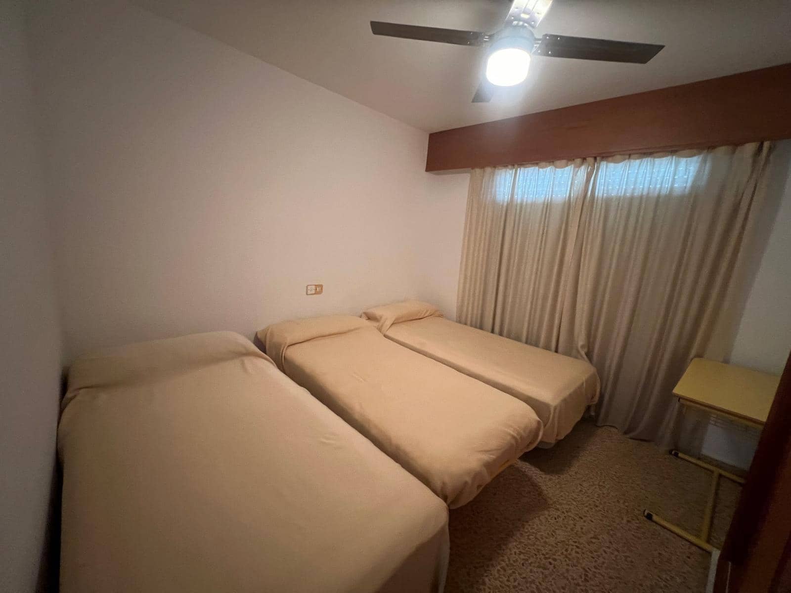 Apartamento de 3 habitaciones en Gandia en alquiler vacacional - 2.050 € (Ref: 9843947)