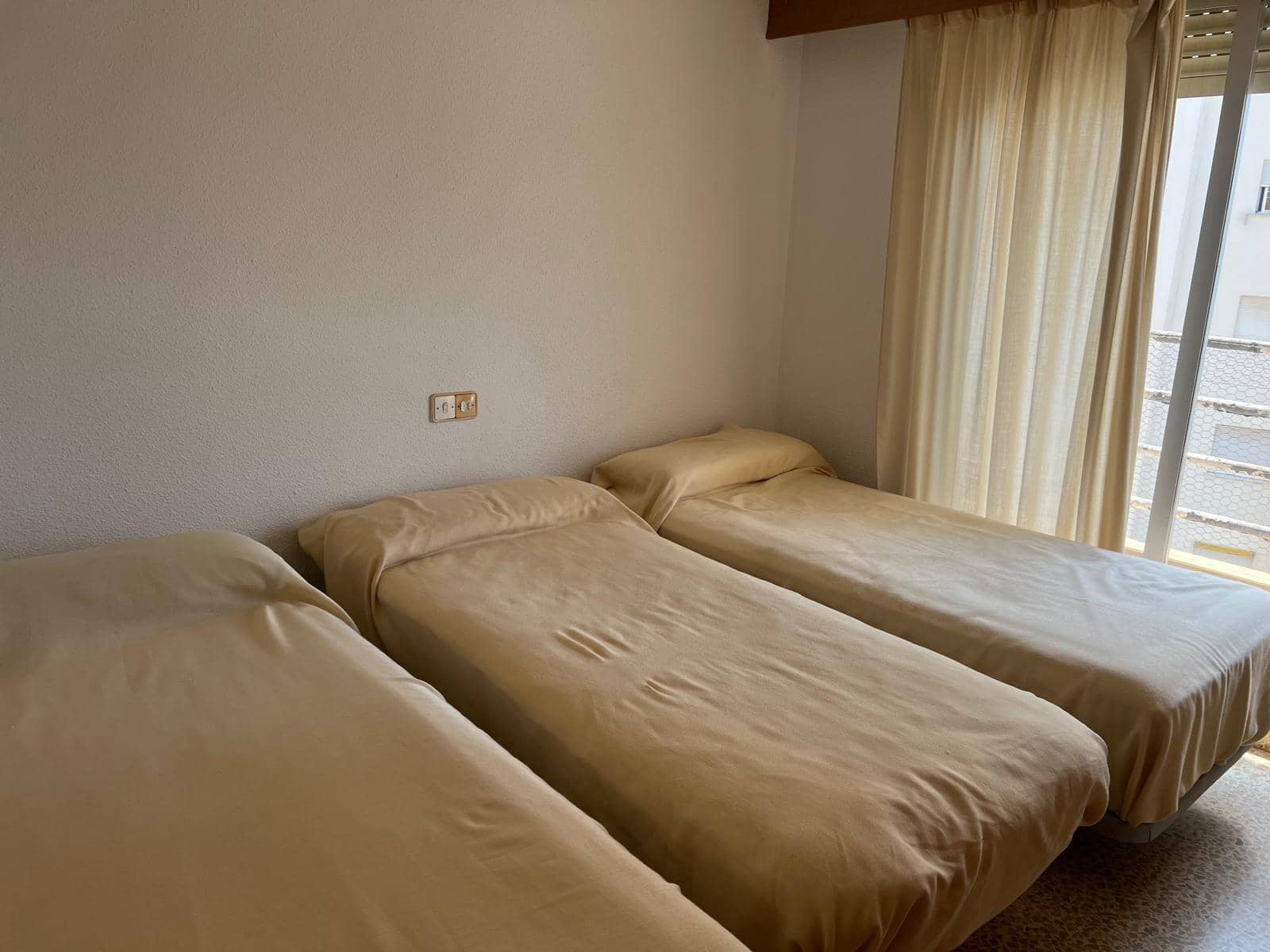 Apartamento de 3 habitaciones en Gandia en alquiler vacacional - 2.050 € (Ref: 9843947)