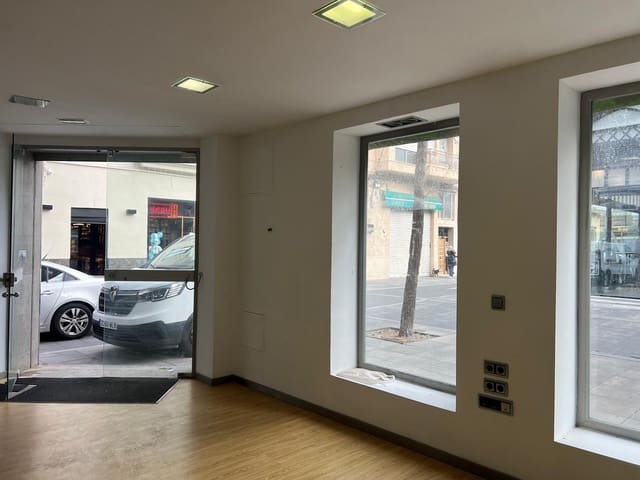 Kommersiell til salgs i Gandia - € 350 000 (Ref: 9843951)