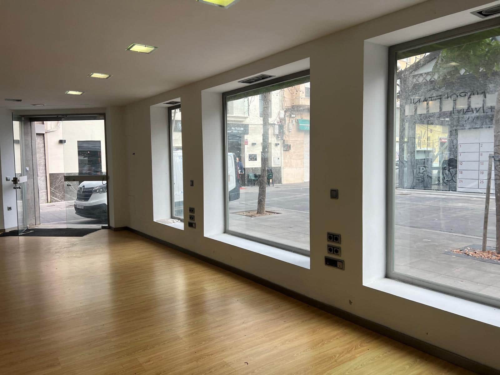 Kommersiell til salgs i Gandia - € 350 000 (Ref: 9843951)