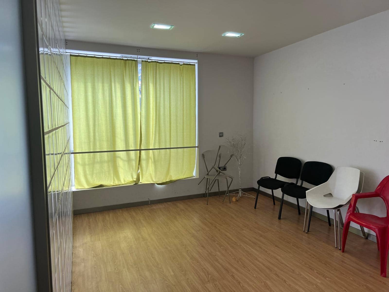 Kommersiell til salgs i Gandia - € 350 000 (Ref: 9843951)