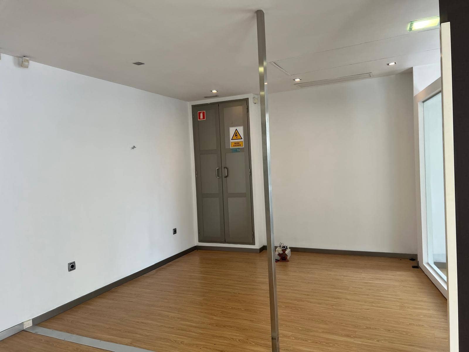Kommersiell til salgs i Gandia - € 350 000 (Ref: 9843951)