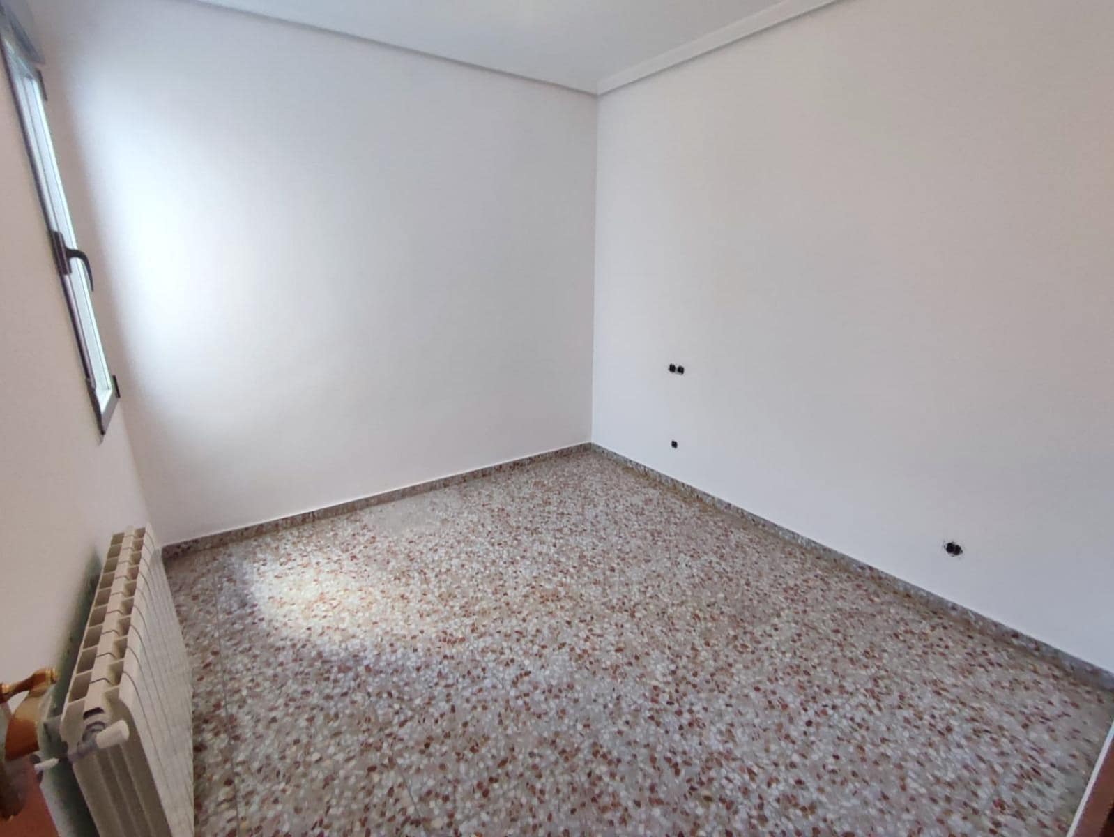 4 bedroom Flat for sale in Bellreguard - € 120,000 (Ref: 9843952)