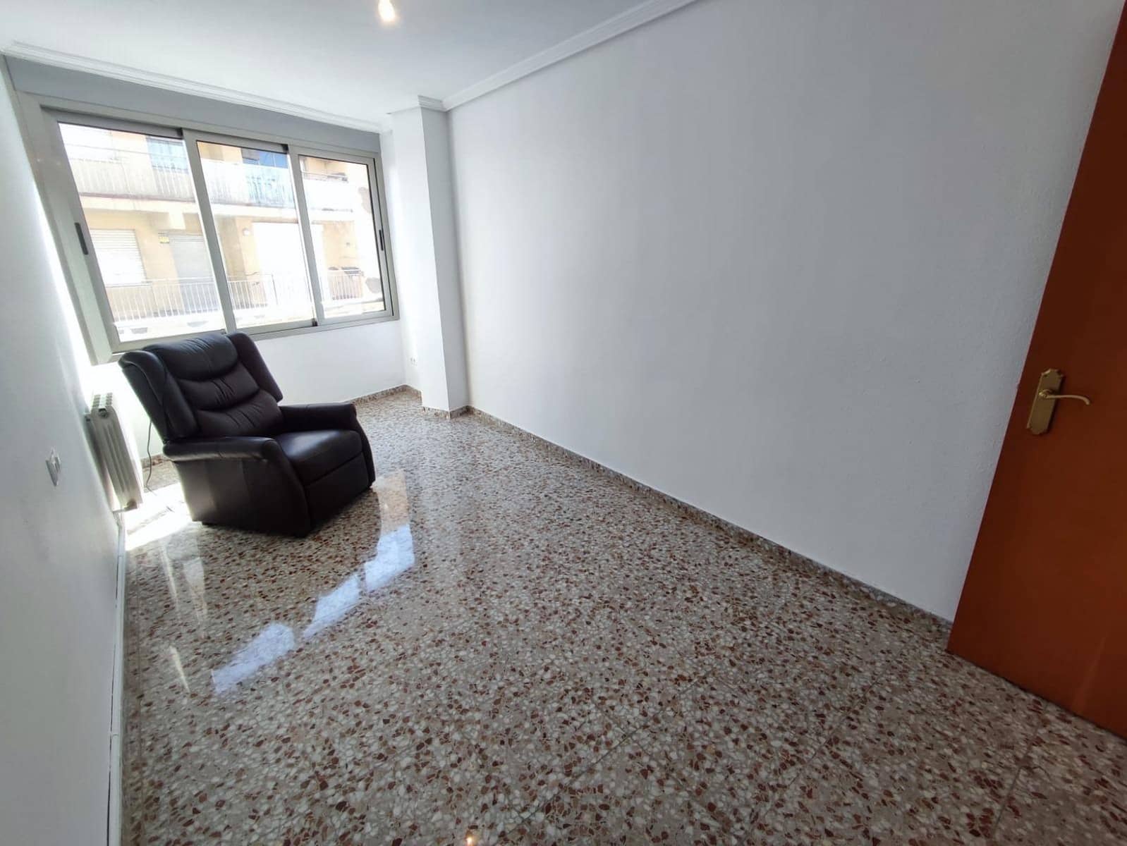4 bedroom Flat for sale in Bellreguard - € 120,000 (Ref: 9843952)
