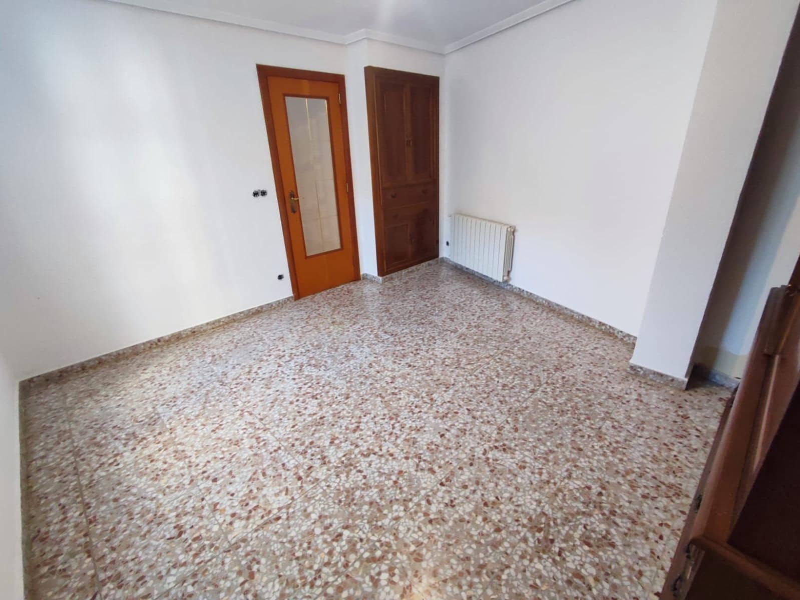 4 bedroom Flat for sale in Bellreguard - € 120,000 (Ref: 9843952)