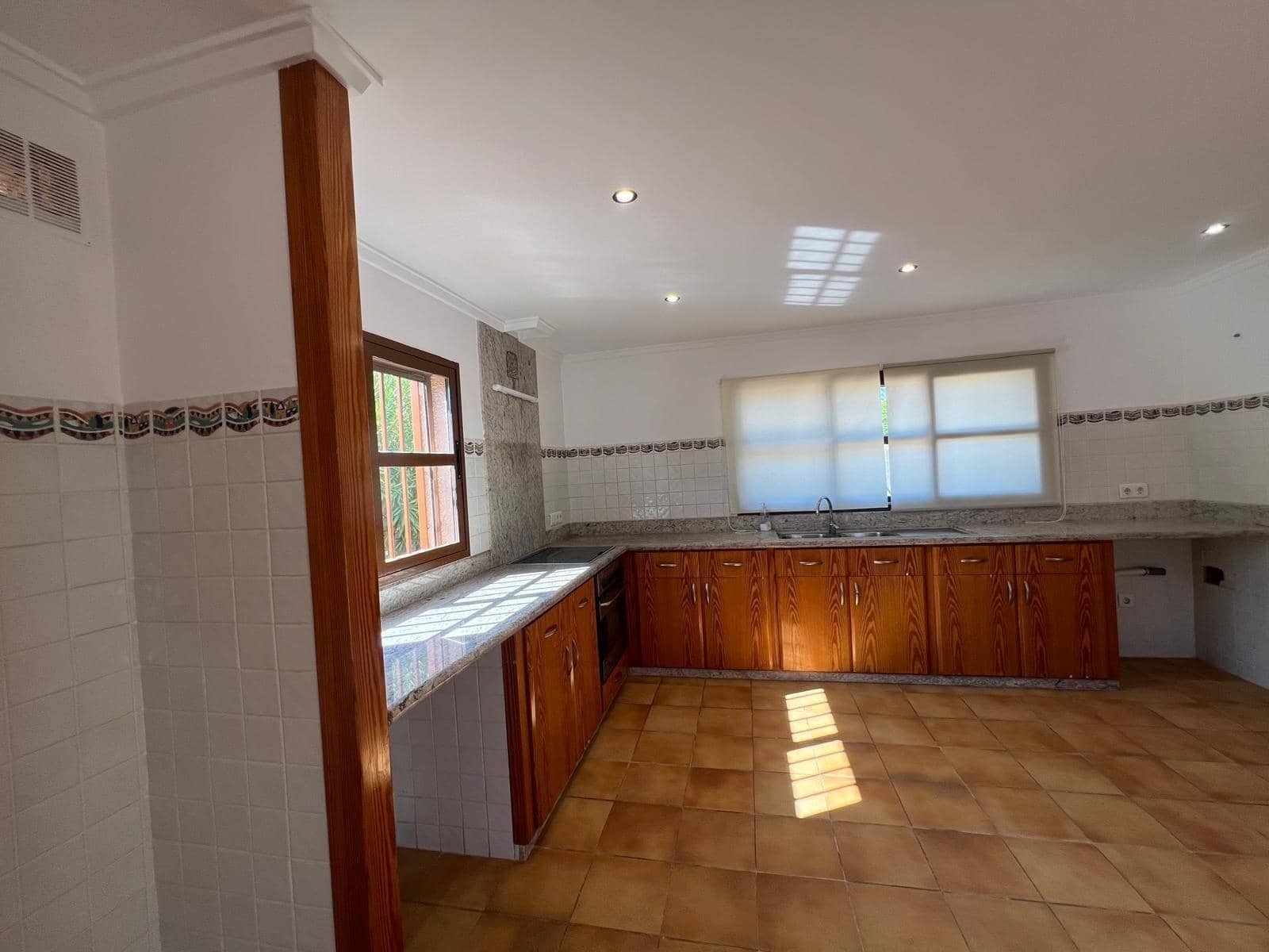 5 quarto Moradia para venda em La Font d'En Carros com piscina garagem - 675 000 € (Ref: 9843959)