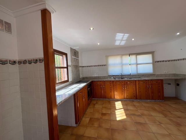 5 quarto Moradia para venda em La Font d'En Carròs com piscina garagem - 675 000 € (Ref: 9843959)