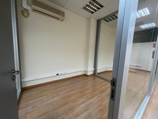 Commercial for sale in Gandia - € 81,000 (Ref: 9843961)