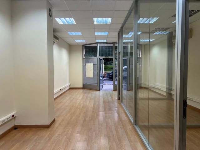 Commercial for sale in Gandia - € 81,000 (Ref: 9843961)