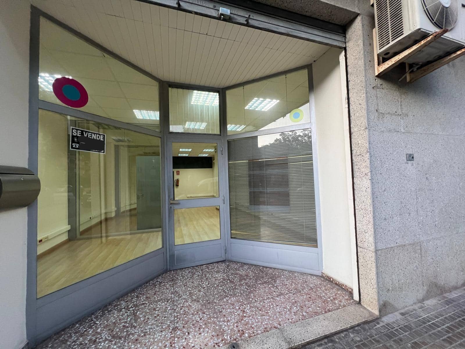Commercial for sale in Gandia - € 81,000 (Ref: 9843961)