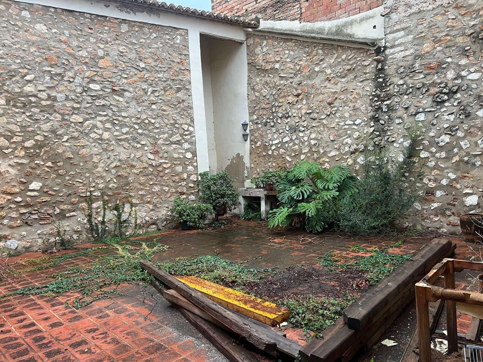 Building Plot for sale in La Font d'En Carros - € 165,000 (Ref: 9843965)