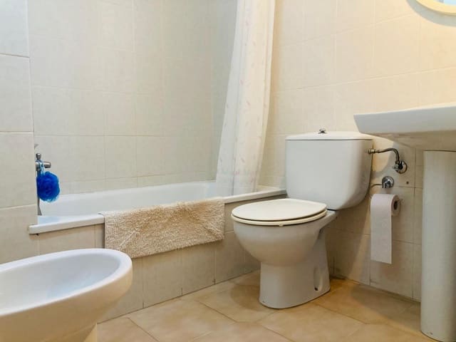 3 bedroom Apartment for holiday rental in Gandia - € 2,000 (Ref: 9893882)