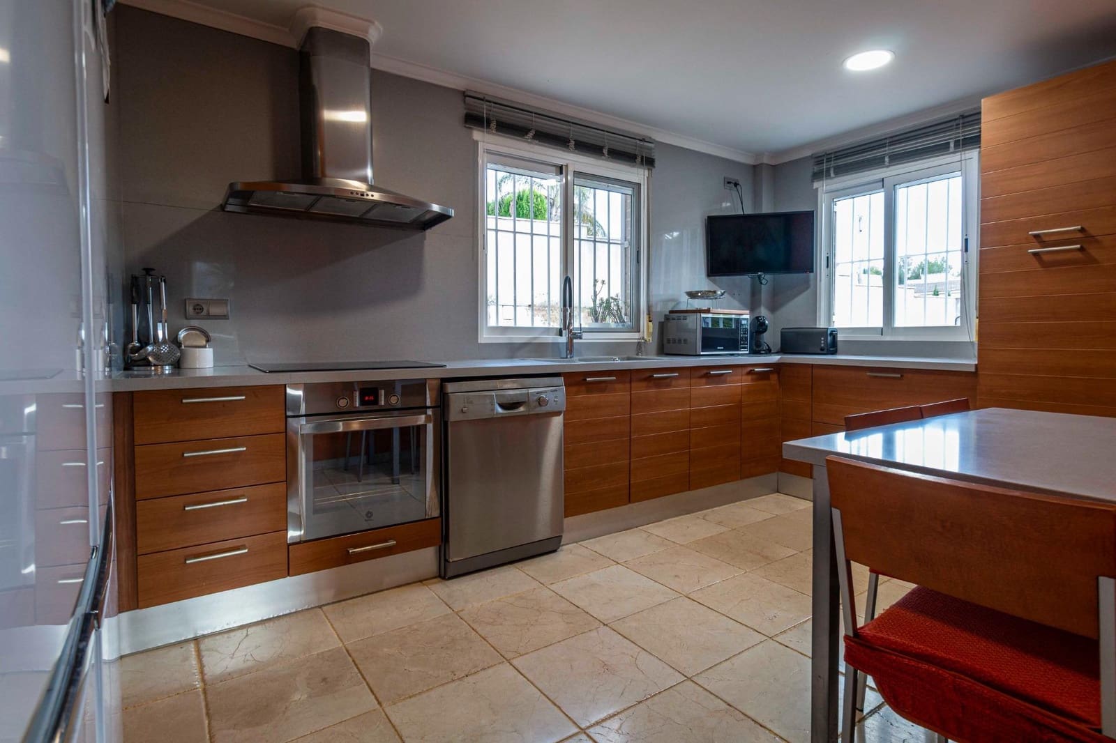 4 soveværelse Villa til salg i Gandia - € 415.000 (Ref: 9896351)