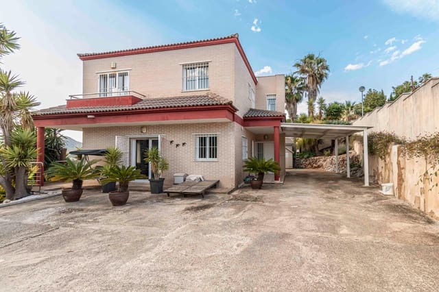 4 makuuhuone Huvila myytävänä paikassa Gandia mukana 
autotalli - 415 000 € (Ref: 9896351)