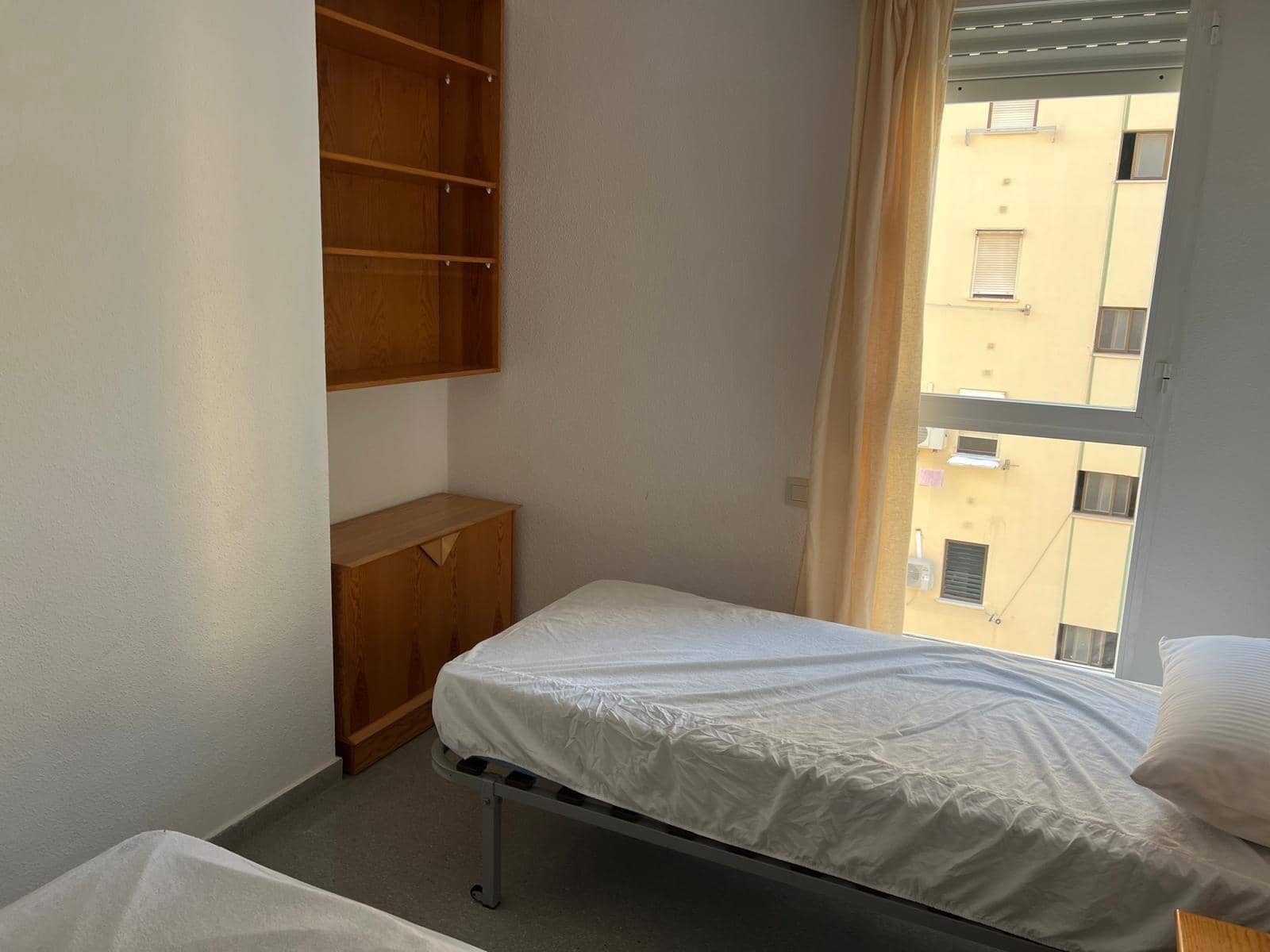Apartamento de 3 habitaciones en Gandia en alquiler vacacional con piscina - 1.750 € (Ref: 9947921)