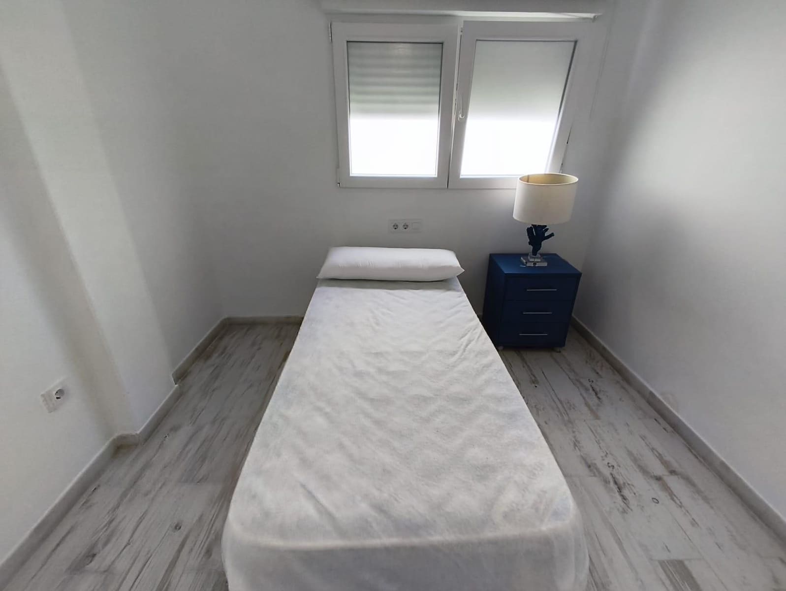 Appartement de 2 chambres à louer à Gandia - 900 € (Ref: 9978895)