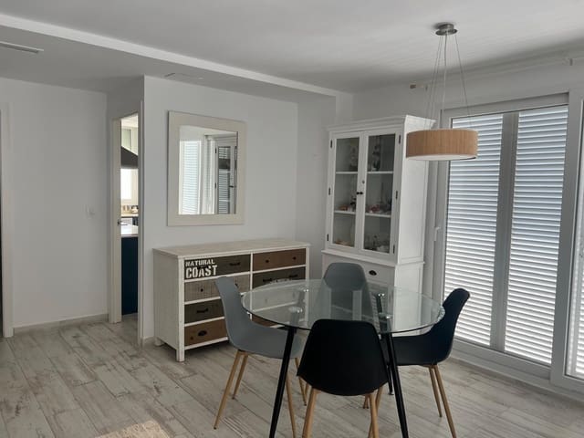 Appartement de 2 chambres à louer à Gandia - 900 € (Ref: 9978895)
