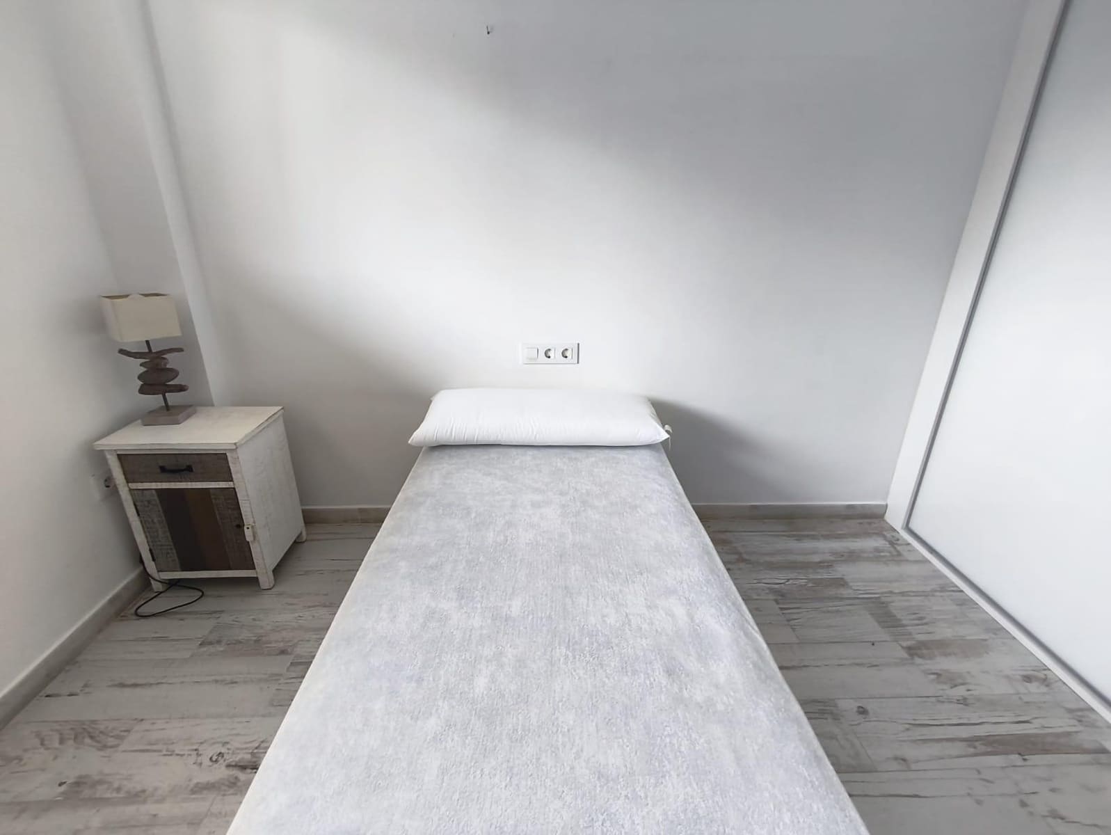 Appartement de 2 chambres à louer à Gandia - 900 € (Ref: 9978895)