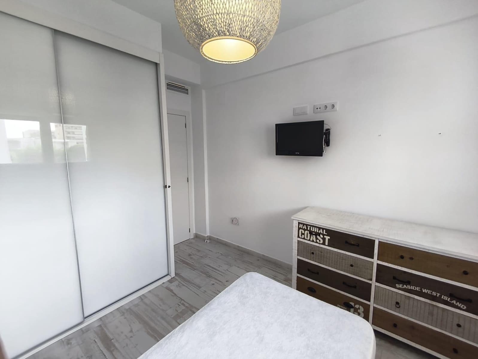 Appartement de 2 chambres à louer à Gandia - 900 € (Ref: 9978895)