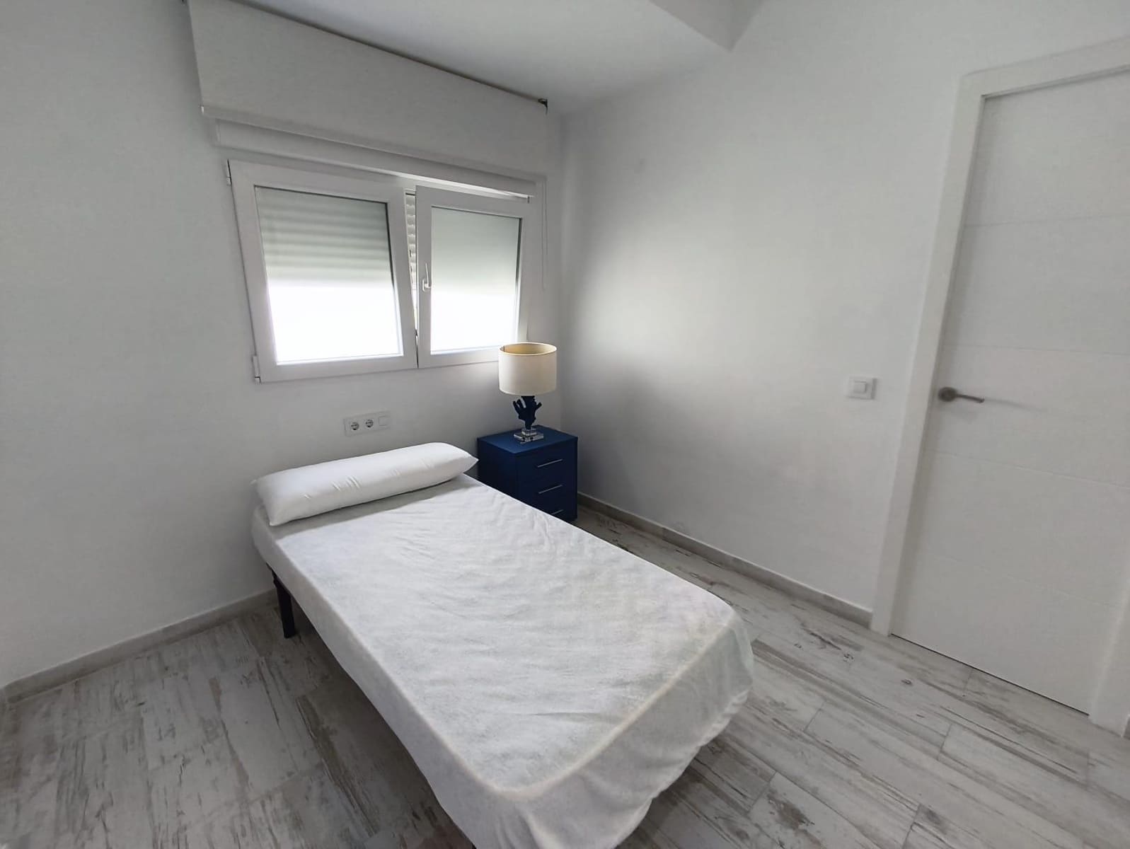 Appartement de 2 chambres à louer à Gandia - 900 € (Ref: 9978895)
