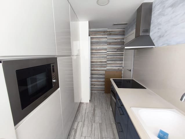 Appartement de 2 chambres à louer à Gandia - 900 € (Ref: 9978895)