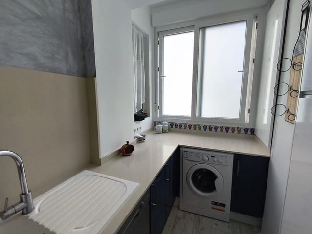 Appartement de 2 chambres à louer à Gandia - 900 € (Ref: 9978895)