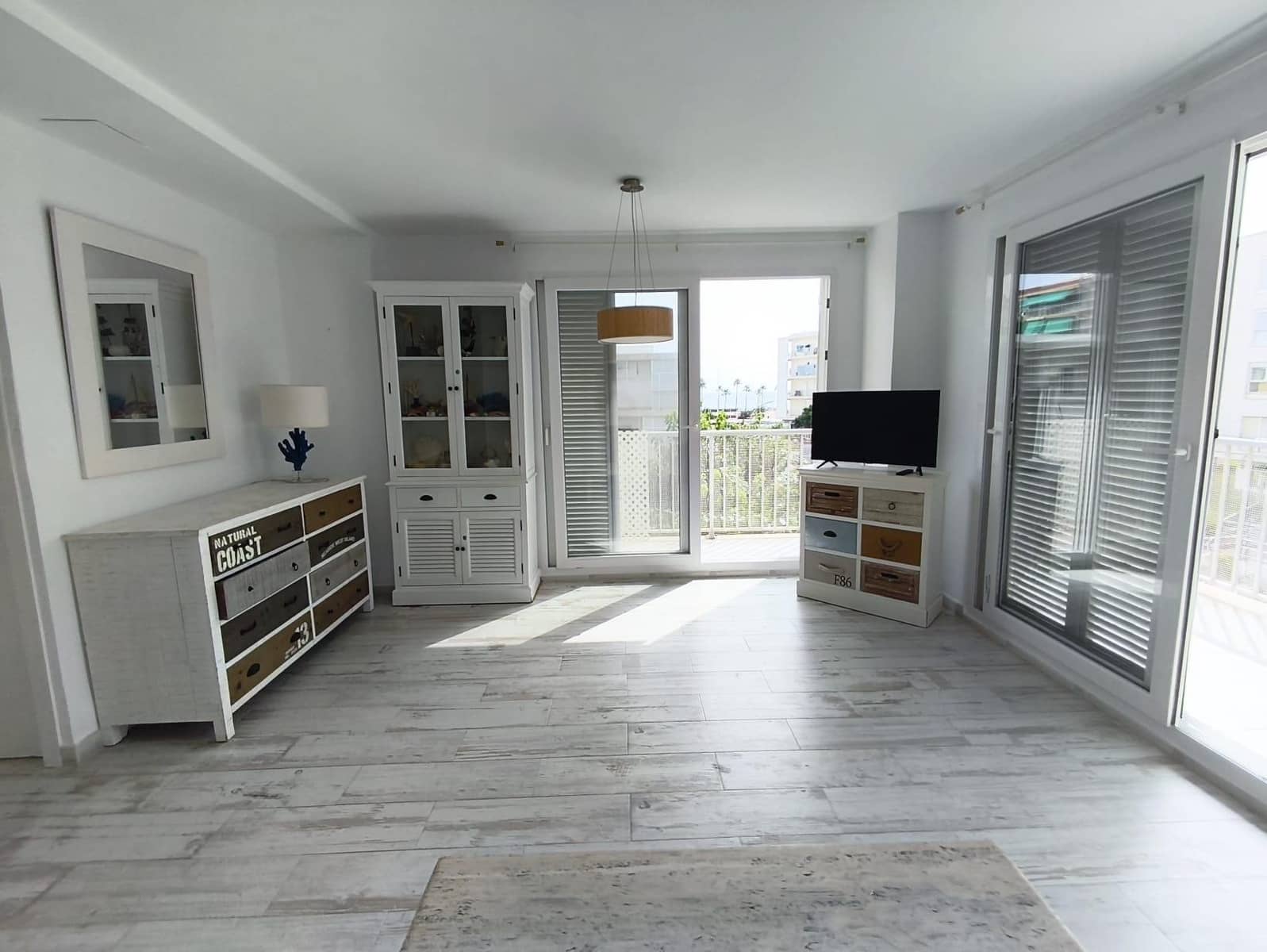 Appartement de 2 chambres à louer à Gandia - 900 € (Ref: 9978895)