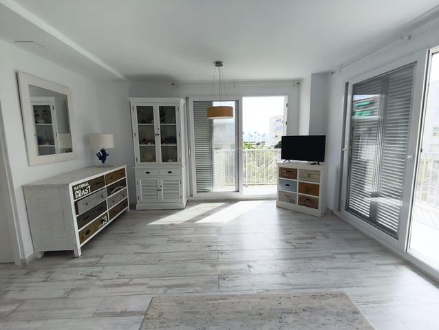 Appartement de 2 chambres à louer à Gandia - 900 € (Ref: 9978895)