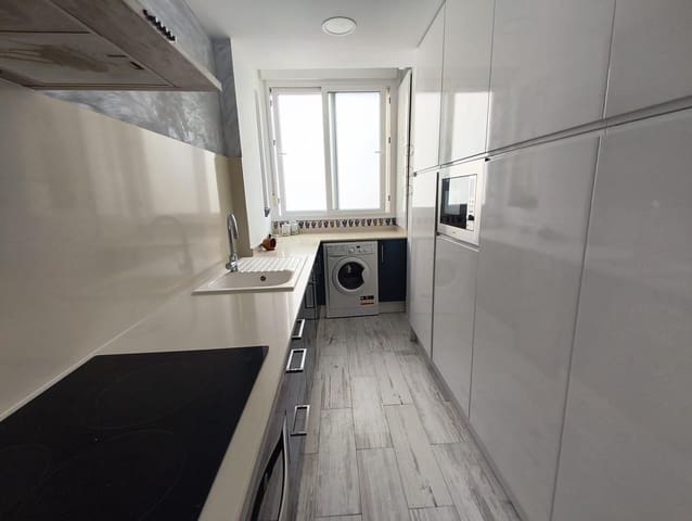 Appartement de 2 chambres à louer à Gandia - 900 € (Ref: 9978895)