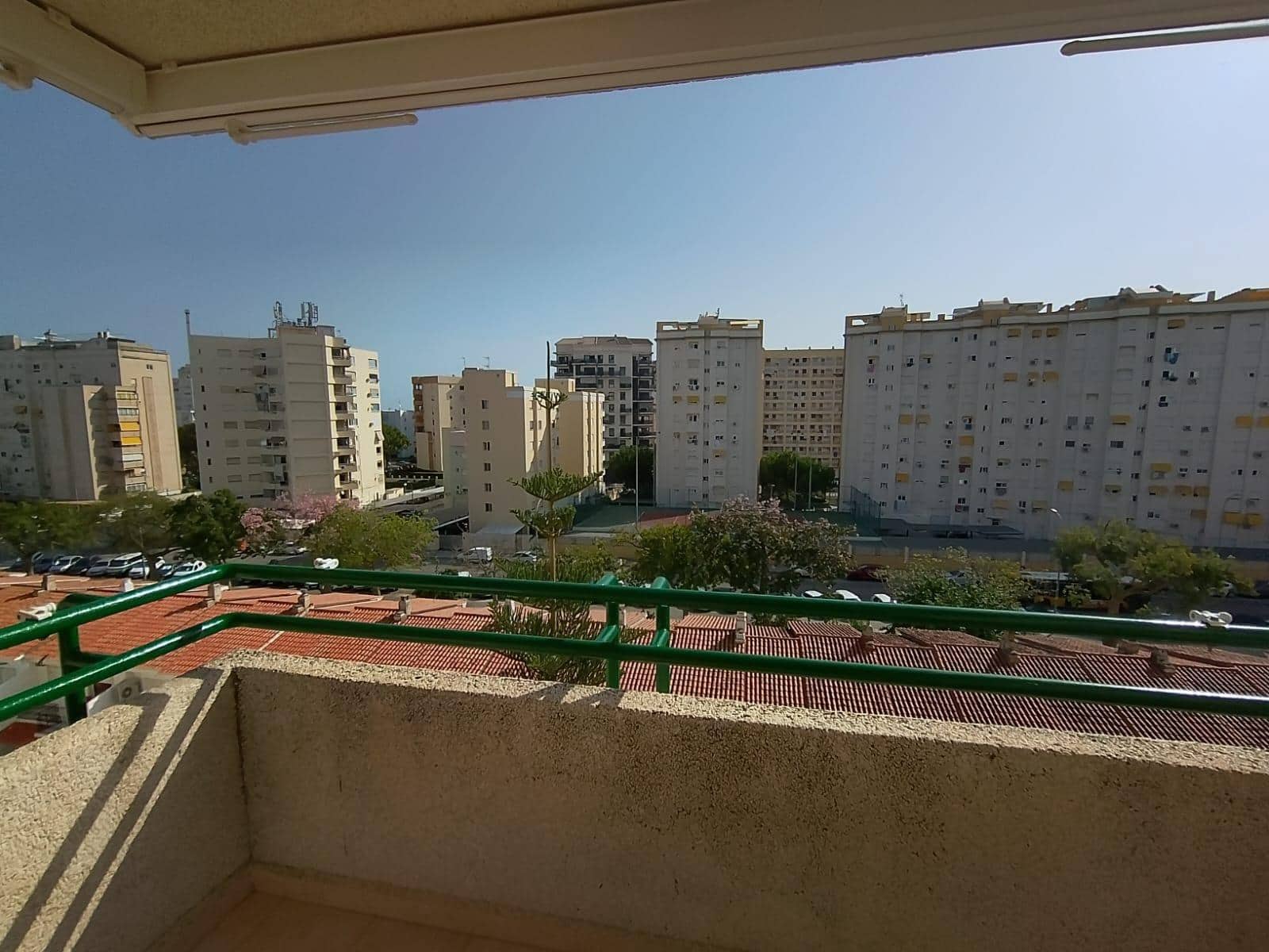 2 Zimmer Apartment zu vermieten in Gandia mit Pool Garage - 650 € (Ref: 9983026)