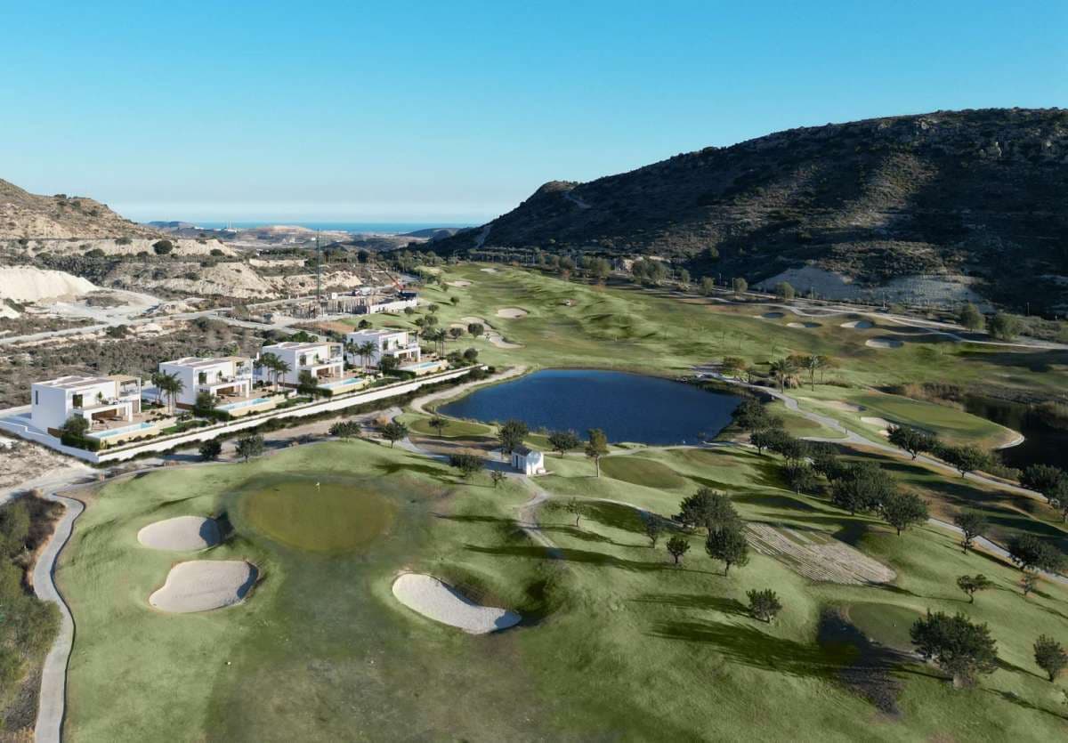 4 bedroom Villa for sale in Monforte del Cid with pool garage - € 1,755,000 (Ref: 9078687)