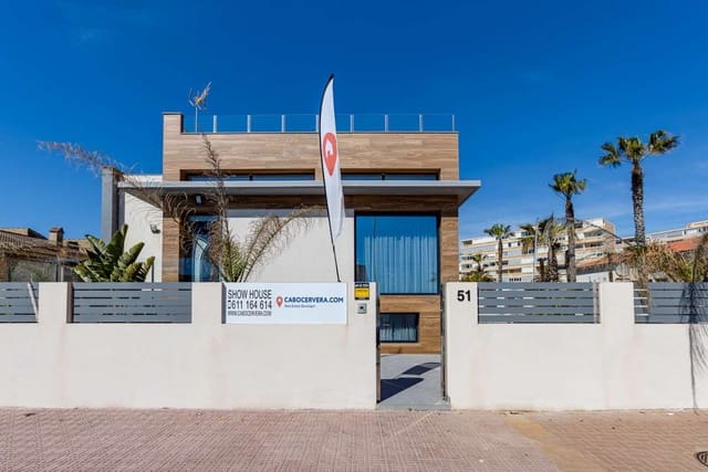 4 Zimmer Villa zu verkaufen in Los Europeos, Torrevieja mit Pool Garage - 940.000 € (Ref: 9079484)