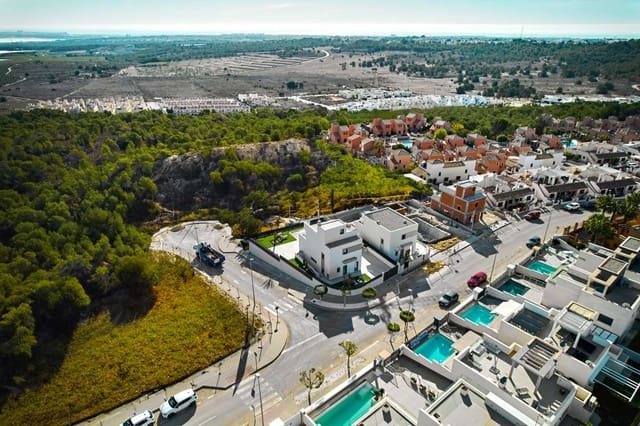 3 soveværelse Villa til salg i San Miguel de Salinas med swimmingpool - € 1.100.000 (Ref: 9085543)
