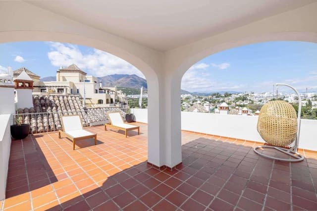 3 soveværelse Semi-Rækkehus til salg i Valle Romano Golf, Estepona med garage - € 470.250 (Ref: 9085546)