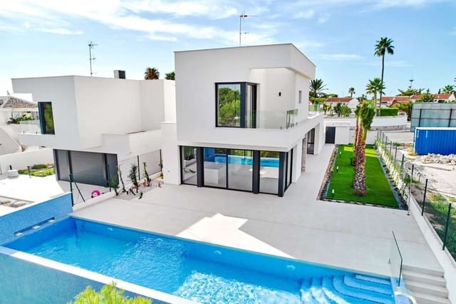 3 soverom Villa til salgs i Villamartin, Orihuela med svømmebasseng garasje - € 760 000 (Ref: 9085548)