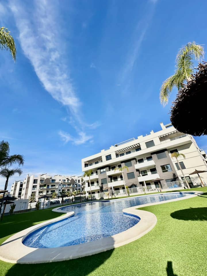 2 bedroom Apartment for sale in Villamartin with pool - € 228,700 (Ref: 9338725)