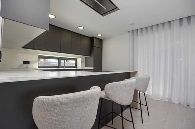 3 soveværelse Villa til salg i Aguas Nuevas, Torrevieja med garage - € 645.000 (Ref: 9339040)