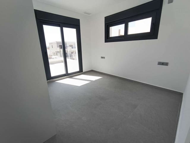 3 sovrum Hus till salu i Daya Nueva med garage - 299 000 € (Ref: 9339059)