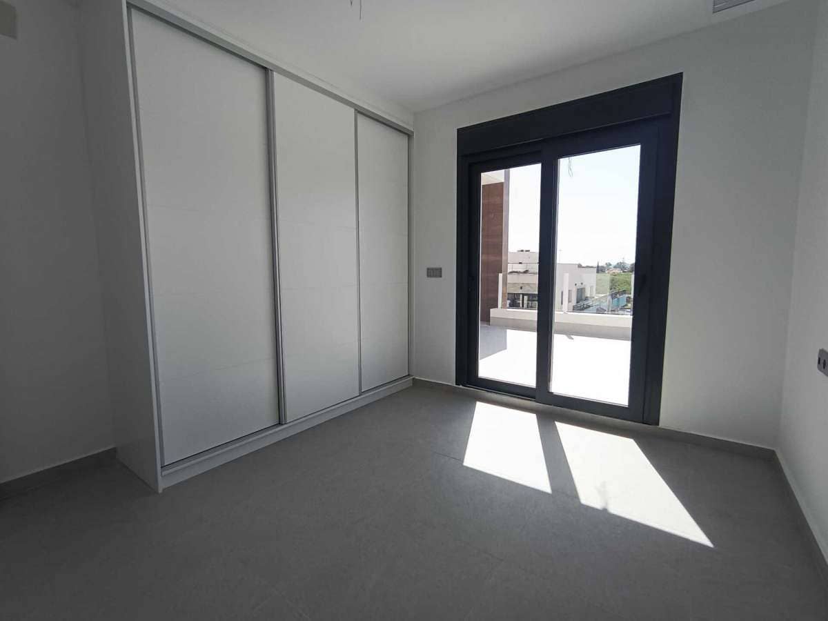 3 soveværelse Byhus til salg i Daya Nueva med garage - € 299.000 (Ref: 9339059)