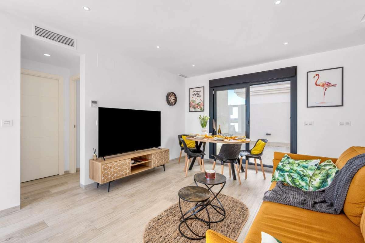 4 sypialnia Willa na sprzedaż w Los Alcazares z basenem garażem - 649 000 € (Ref: 9401198)