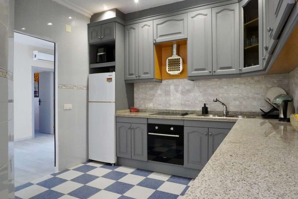 5 bedroom Villa for sale in Ciudad Quesada with garage - € 458,000 (Ref: 9401206)