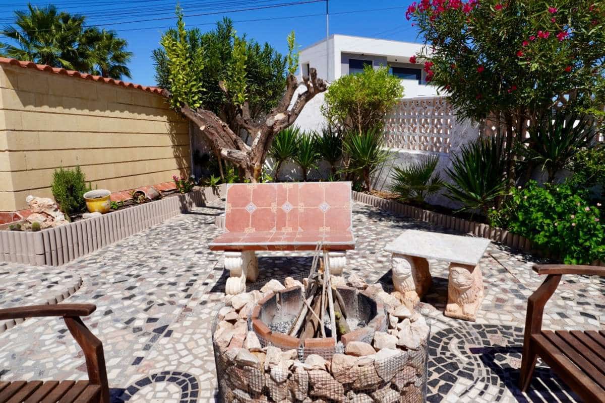 5 bedroom Villa for sale in Ciudad Quesada with garage - € 458,000 (Ref: 9401206)