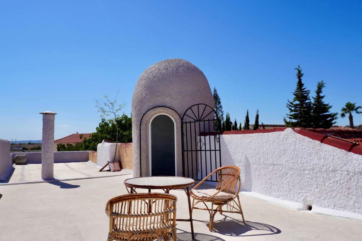 5 bedroom Villa for sale in Ciudad Quesada with garage - € 458,000 (Ref: 9401206)