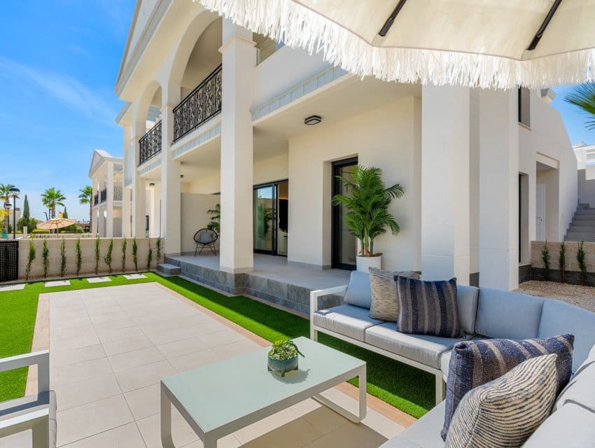 2 Zimmer Bungalow zu verkaufen in Ciudad Quesada mit Pool - 314.000 € (Ref: 9596896)