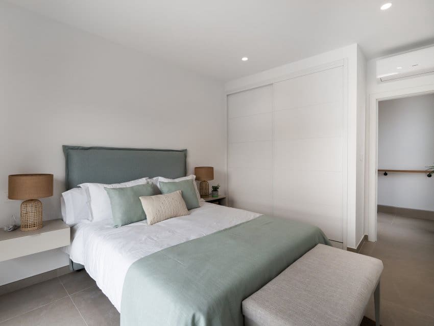 4 makuuhuone Huvila myytävänä paikassa Orihuela Costa mukana uima-altaan - 1 350 000 € (Ref: 9596989)