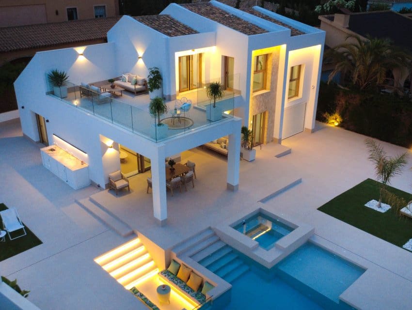 4 makuuhuone Huvila myytävänä paikassa Orihuela Costa mukana uima-altaan - 1 350 000 € (Ref: 9596989)