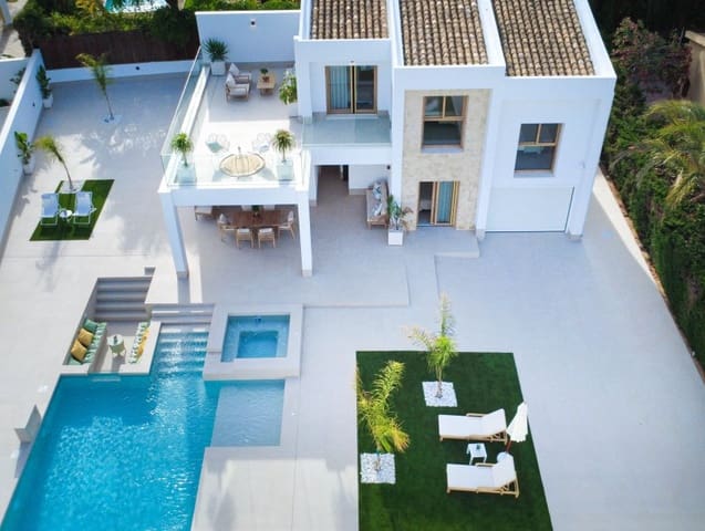 4 makuuhuone Huvila myytävänä paikassa Dehesa de Campoamor, Orihuela mukana uima-altaan - 1 350 000 € (Ref: 9596989)