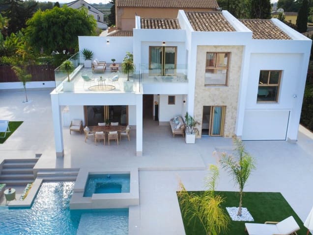 4 makuuhuone Huvila myytävänä paikassa Dehesa de Campoamor, Orihuela mukana uima-altaan - 1 350 000 € (Ref: 9596989)